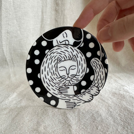 Dots & White Cat No2