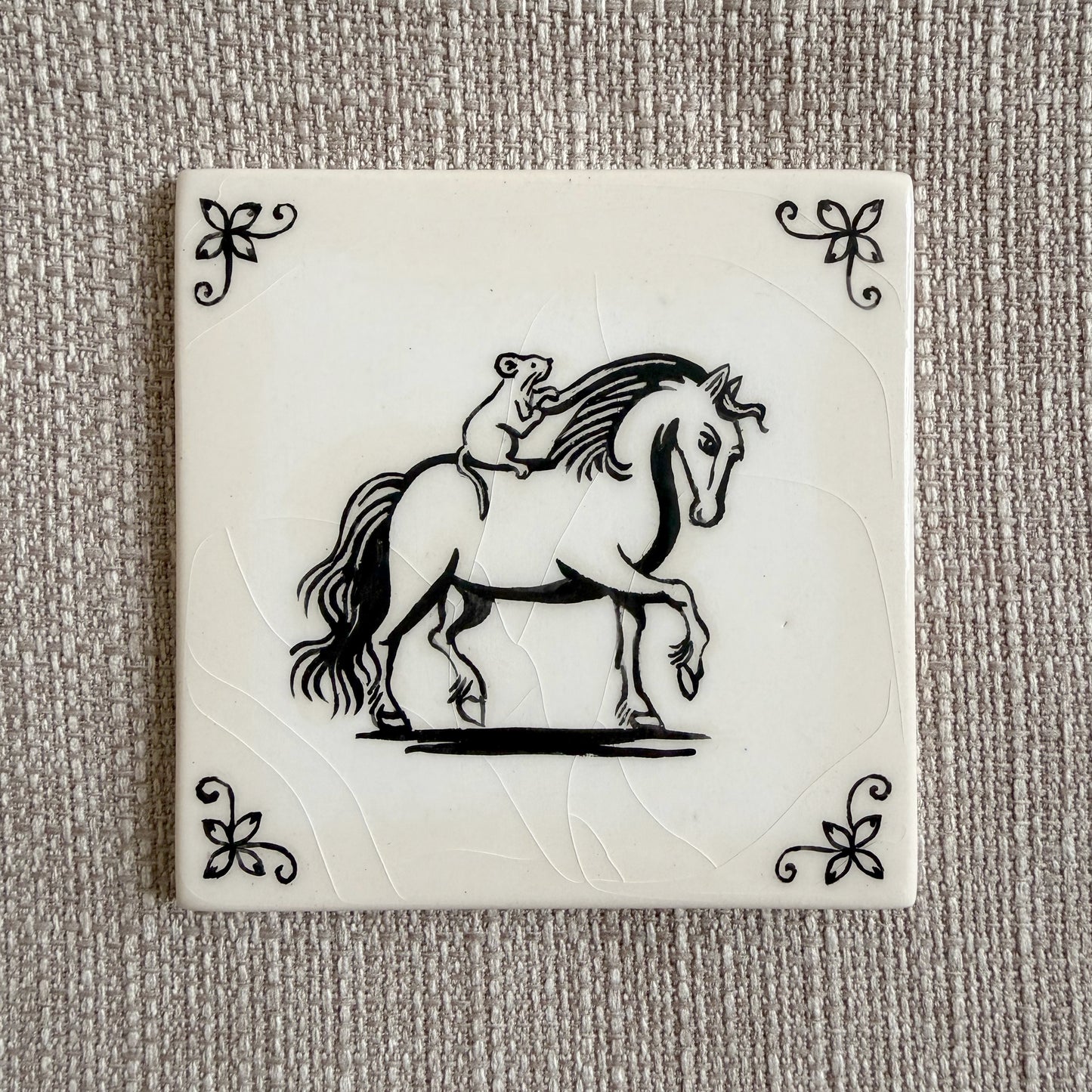 Horse & Mouse